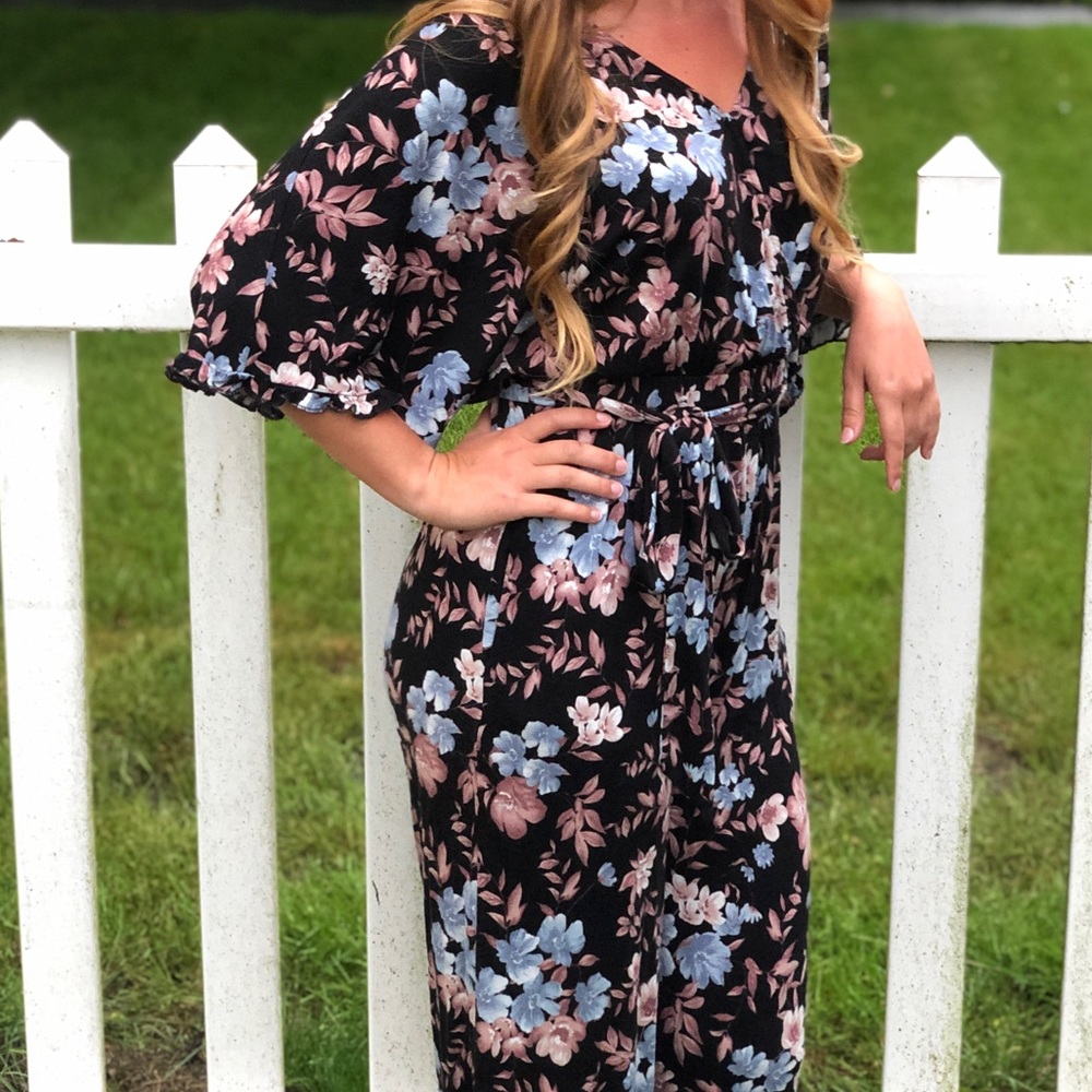 American Eagle Jumpsuit 🌸